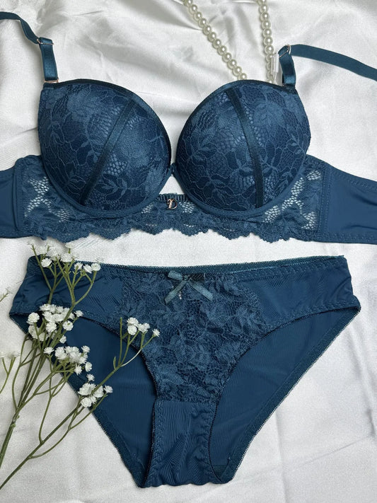 Canlan Keni Royal Lace Bra & Panty Set