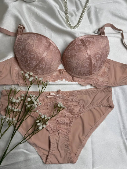 Canlan Keni Royal Lace Bra & Panty Set