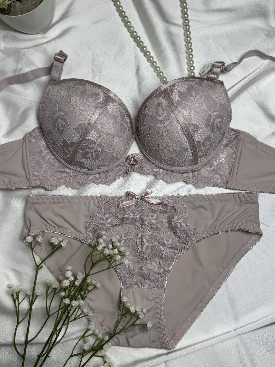 Canlan Keni Royal Lace Bra & Panty Set