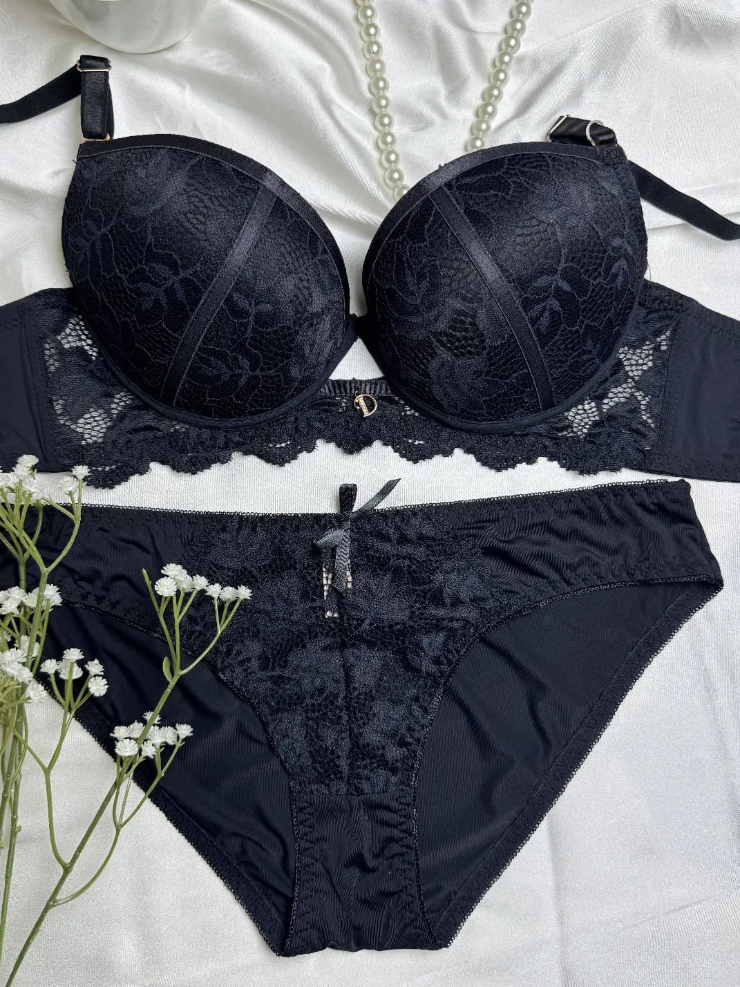 Canlan Keni Royal Lace Bra & Panty Set